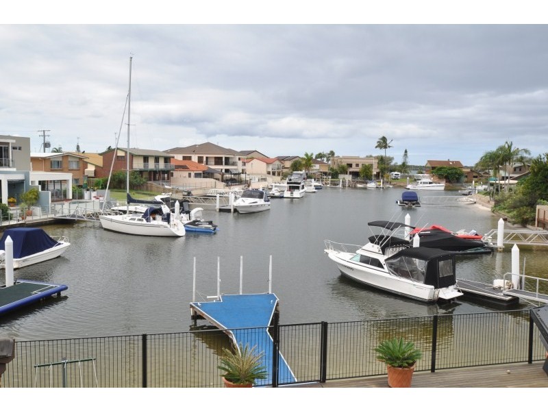 15 Huon Crescent, Runaway Bay QLD 4216