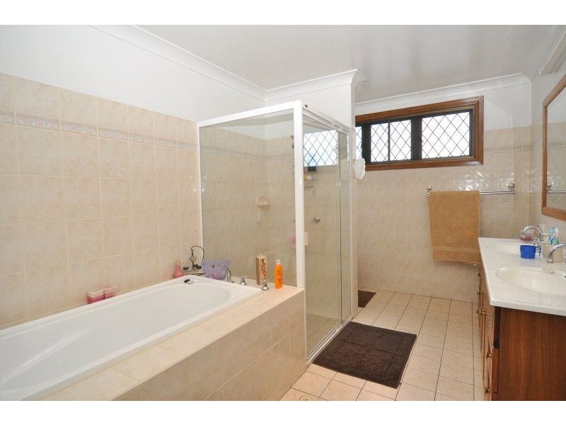 15 Huon Crescent, Runaway Bay QLD 4216