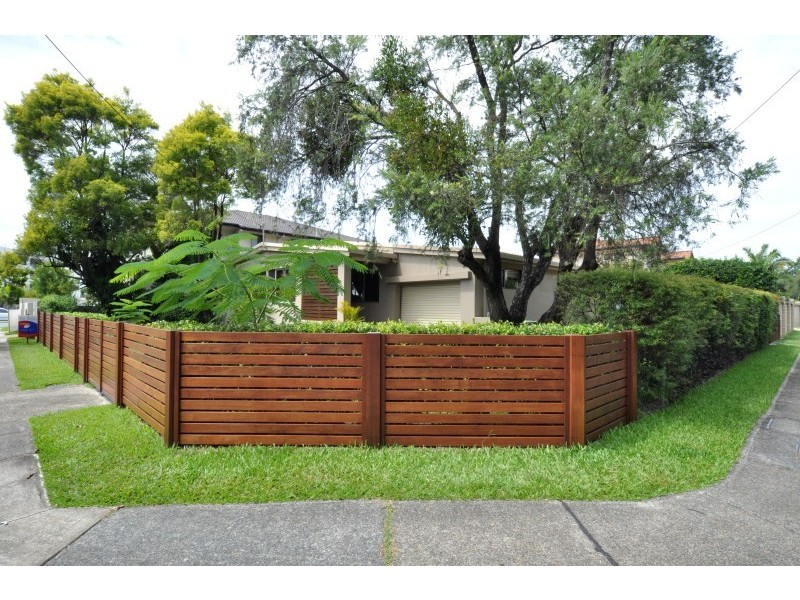 3 Thelma Avenue, Biggera Waters QLD 4216