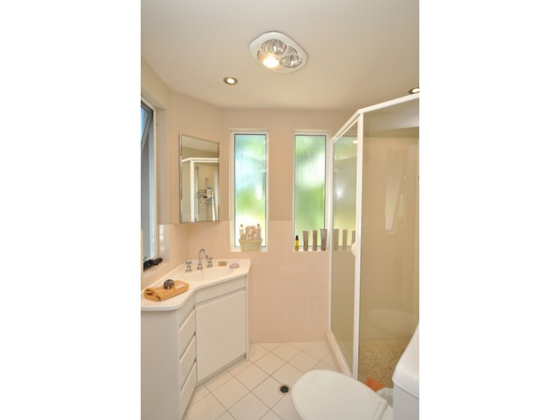 2/19 Thelma Avenue, Biggera Waters QLD 4216