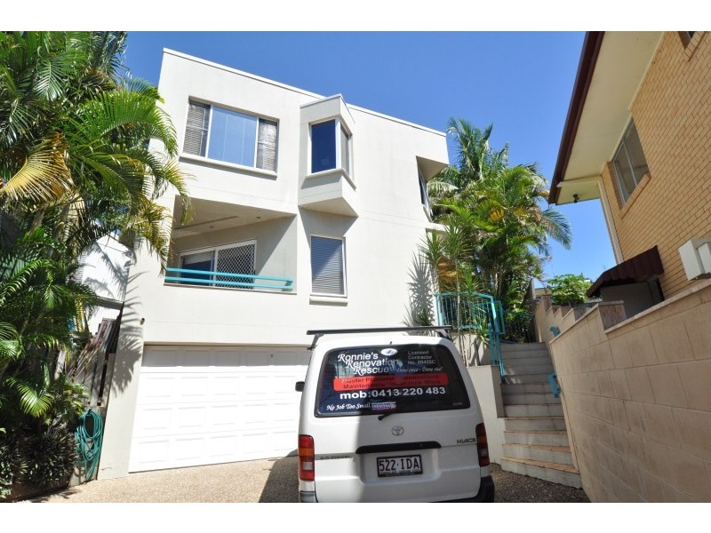 2/19 Thelma Avenue, Biggera Waters QLD 4216