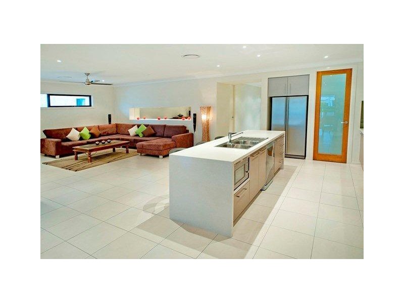 103 Compass Drive, Biggera Waters QLD 4216
