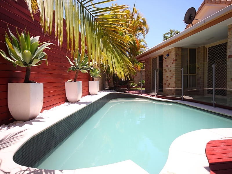 1 Sage Court, Runaway Bay QLD 4216