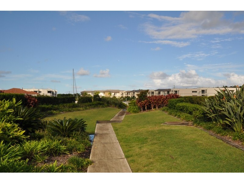 2225 Glengallon Way, Hope Island QLD 4212