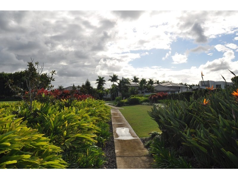 2225 Glengallon Way, Hope Island QLD 4212