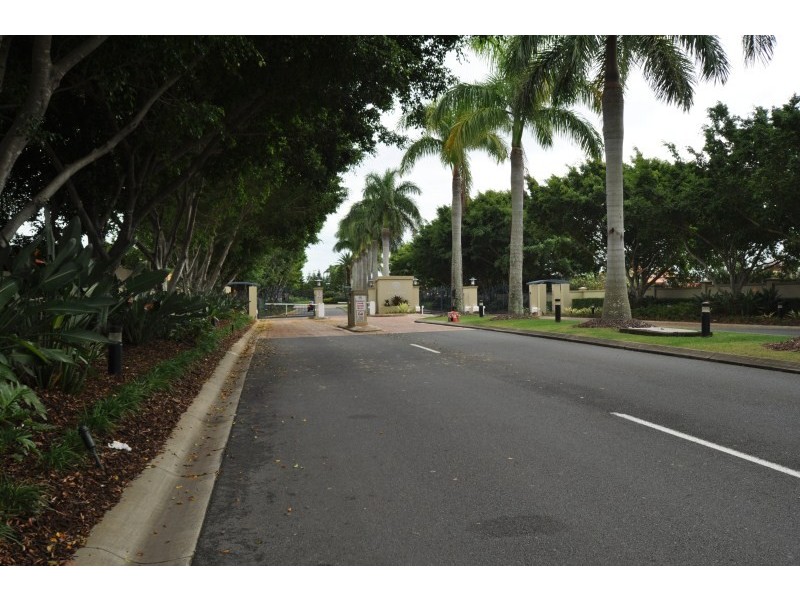 2225 Glengallon Way, Hope Island QLD 4212
