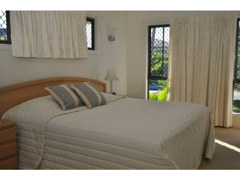 1/5 Oleander Avenue, Biggera Waters QLD 4216