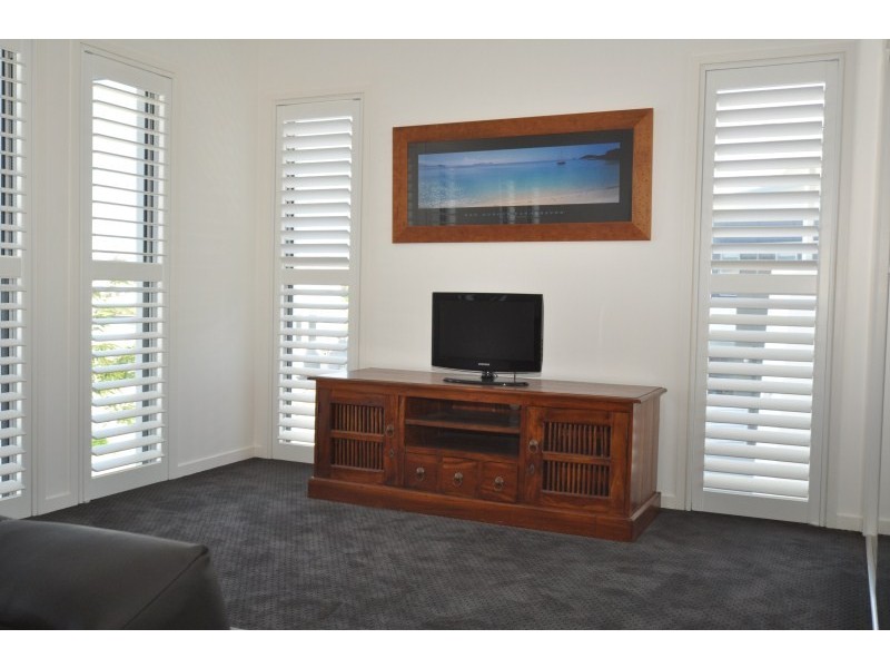 13 North Quay Drive, Biggera Waters QLD 4216