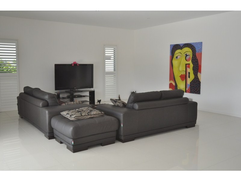 13 North Quay Drive, Biggera Waters QLD 4216