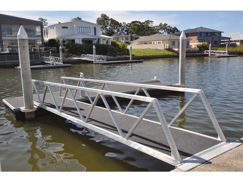 13 North Quay Drive, Biggera Waters QLD 4216