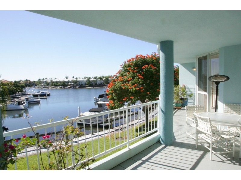 8/75 Morala Avenue, Runaway Bay QLD 4216