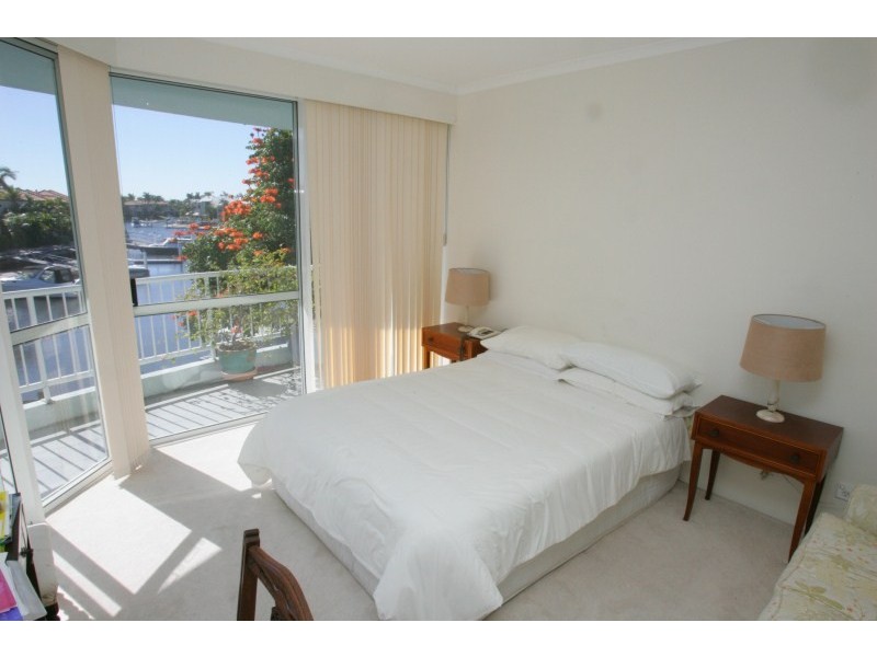 8/75 Morala Avenue, Runaway Bay QLD 4216