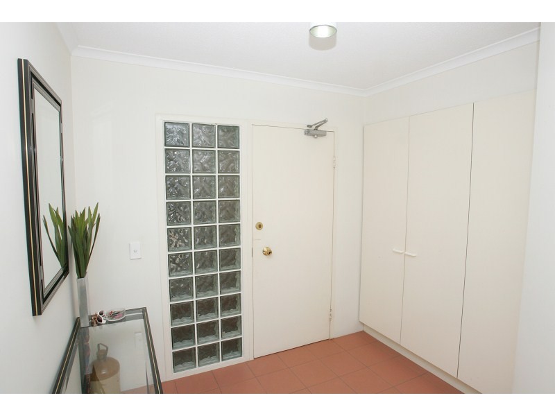 8/75 Morala Avenue, Runaway Bay QLD 4216