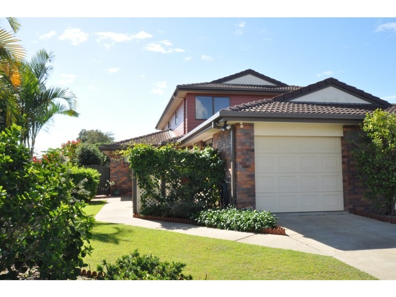 2/29 Eider Avenue, Paradise Point QLD 4216