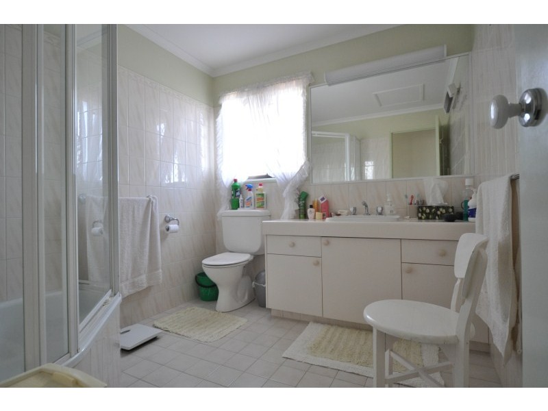 2/29 Eider Avenue, Paradise Point QLD 4216