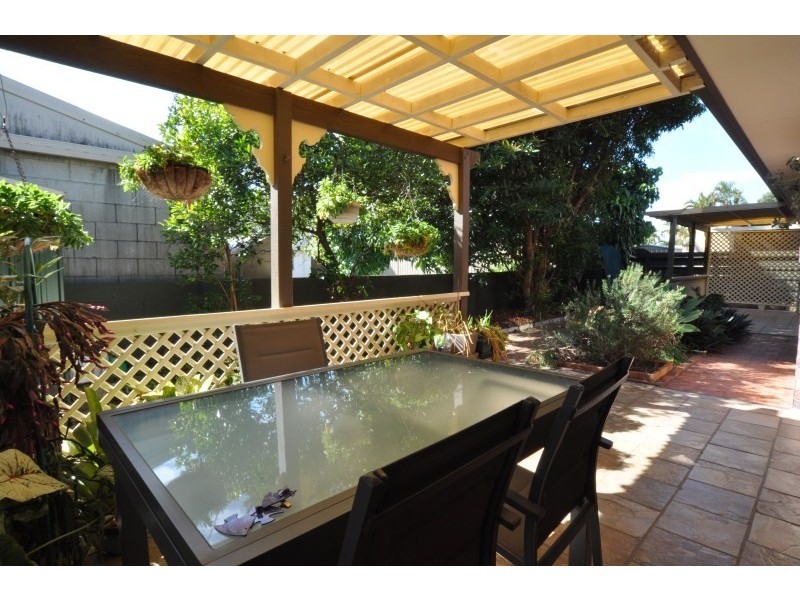 2/29 Eider Avenue, Paradise Point QLD 4216