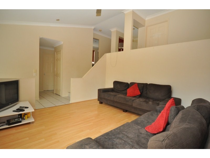 6 Nandi Terrace, Pacific Pines QLD 4211