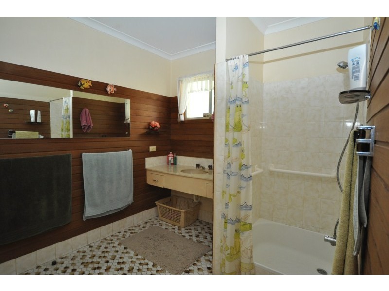 19 Lergessner Street, Biggera Waters QLD 4216