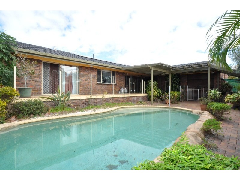10 Carrumbella Drive, Arundel QLD 4214
