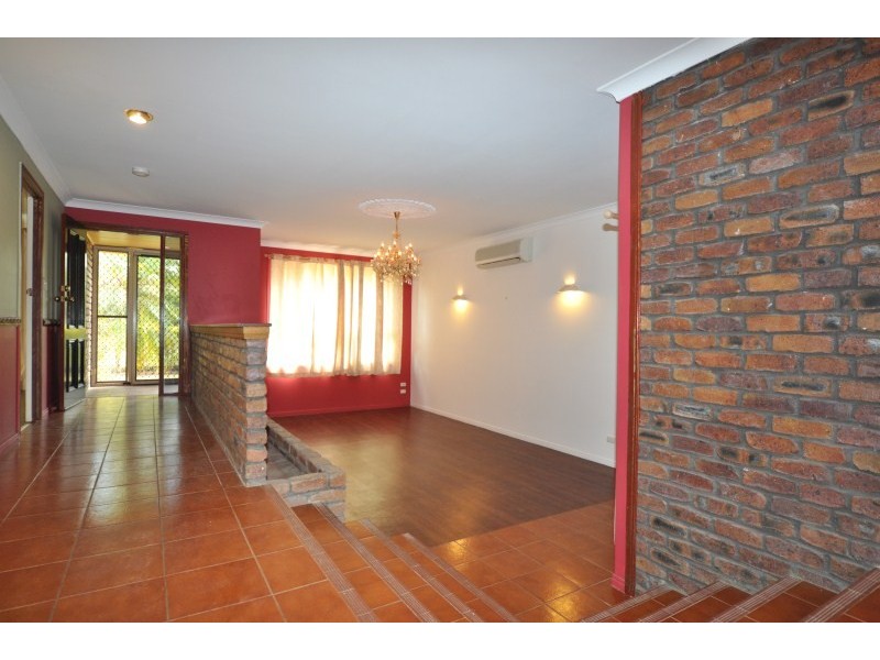 10 Carrumbella Drive, Arundel QLD 4214
