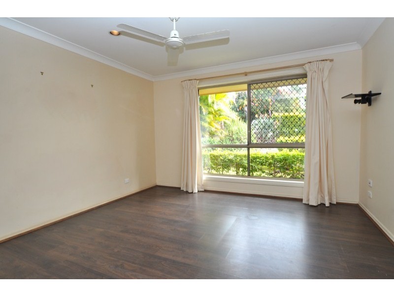 10 Carrumbella Drive, Arundel QLD 4214