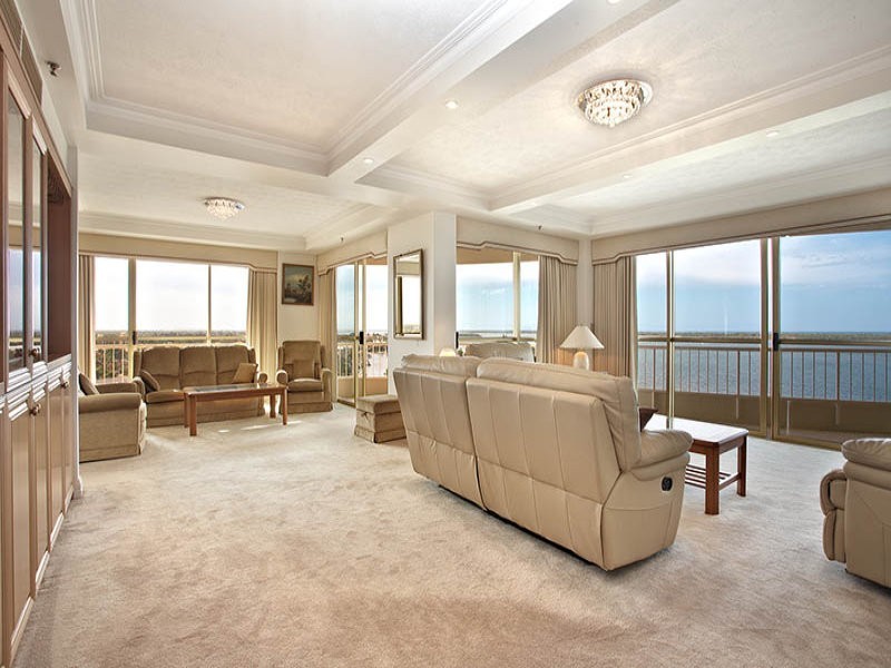19/19 Oatland Esplanade, Runaway Bay QLD 4216