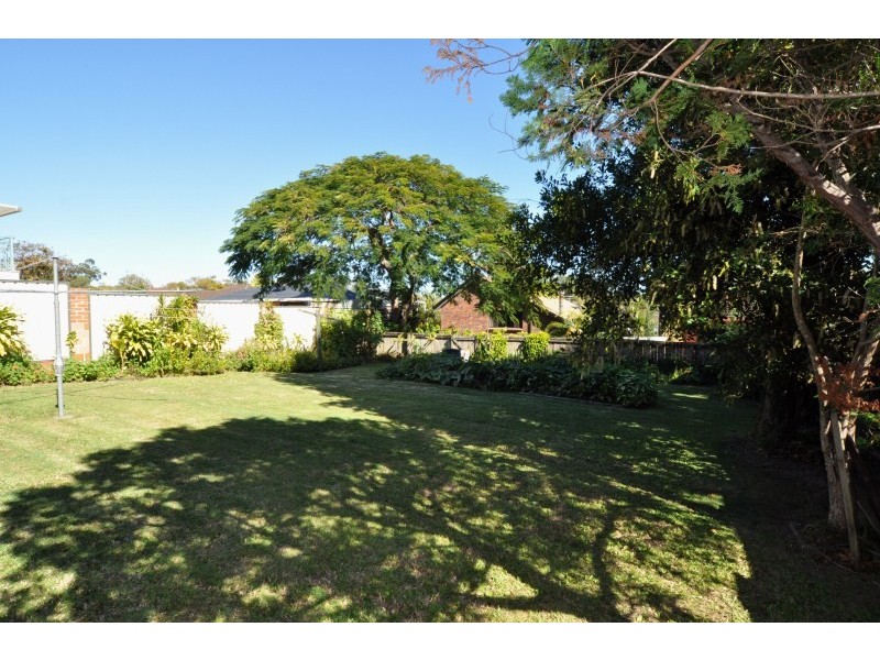 18 Lergessner Street, Biggera Waters QLD 4216