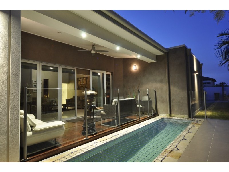 6 Torrevella Vista, Coombabah QLD 4216