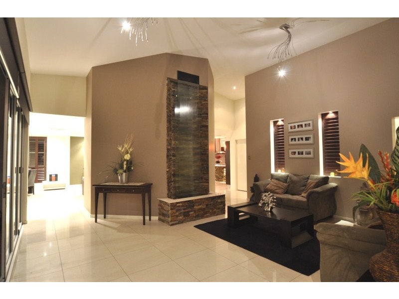 6 Torrevella Vista, Coombabah QLD 4216