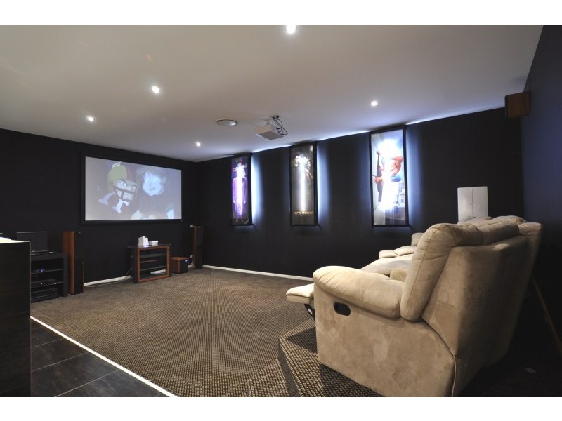 6 Torrevella Vista, Coombabah QLD 4216