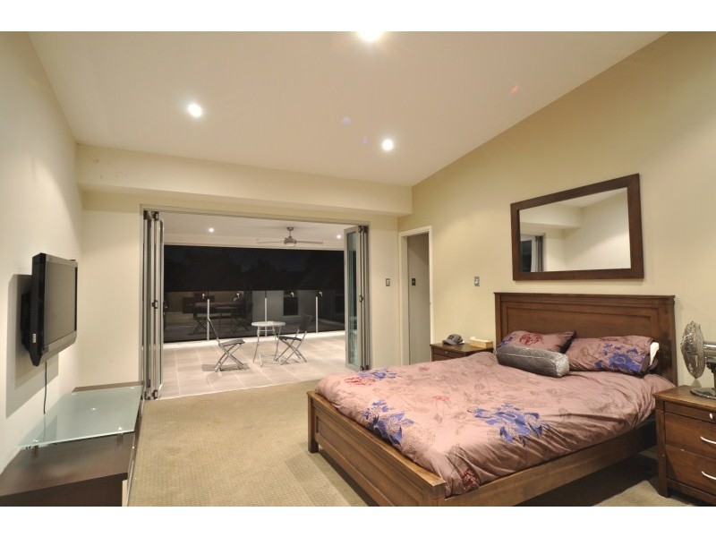 6 Torrevella Vista, Coombabah QLD 4216