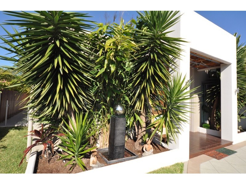 6 Torrevella Vista, Coombabah QLD 4216