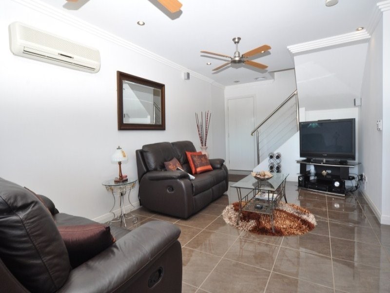 87 John Lund Drive, Hope Island QLD 4212
