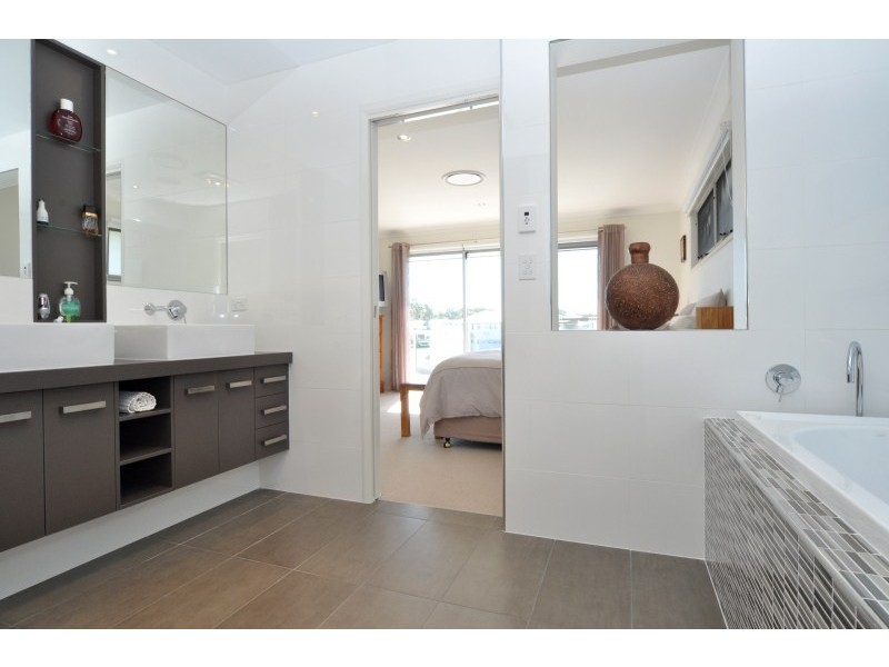 31 South Quay Drive, Biggera Waters QLD 4216