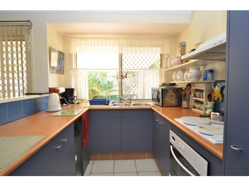 2/5 Crystal Reef Drive, Coombabah QLD 4216