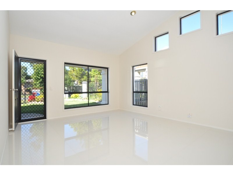 1/15 Lee Road, Runaway Bay QLD 4216