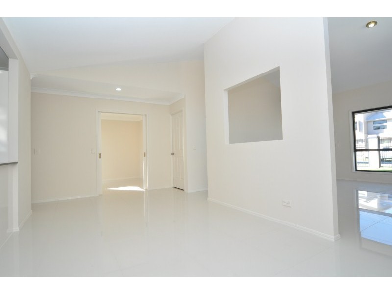 1/15 Lee Road, Runaway Bay QLD 4216