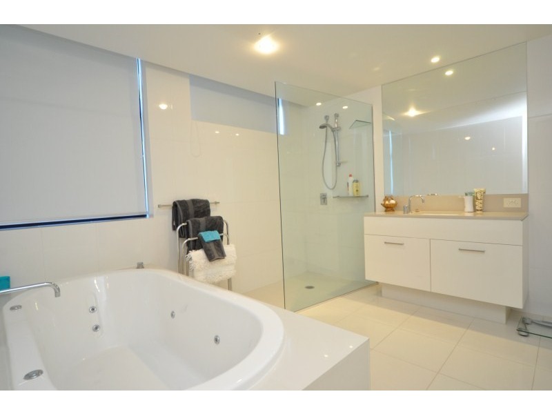 705/230 Marine Parade, Labrador QLD 4215