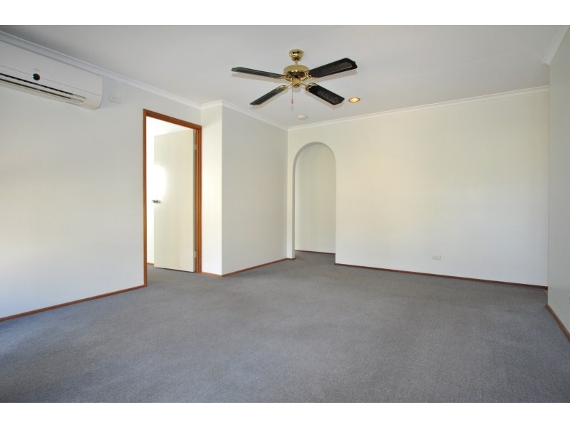 2/189 Central Street, Labrador QLD 4215