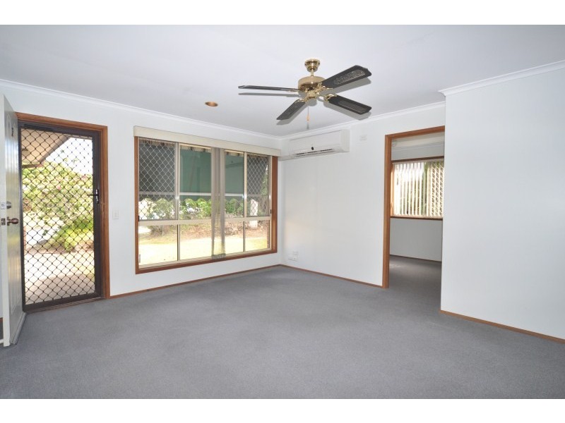 2/189 Central Street, Labrador QLD 4215