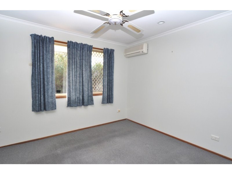 2/189 Central Street, Labrador QLD 4215