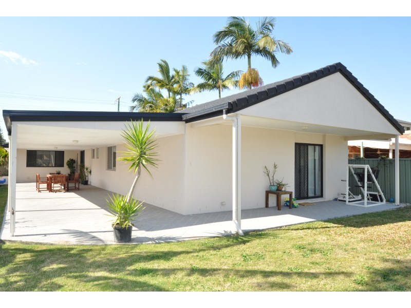 40 Morala Avenue, Runaway Bay QLD 4216