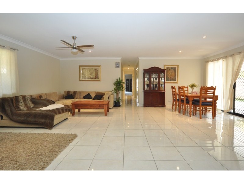 40 Morala Avenue, Runaway Bay QLD 4216