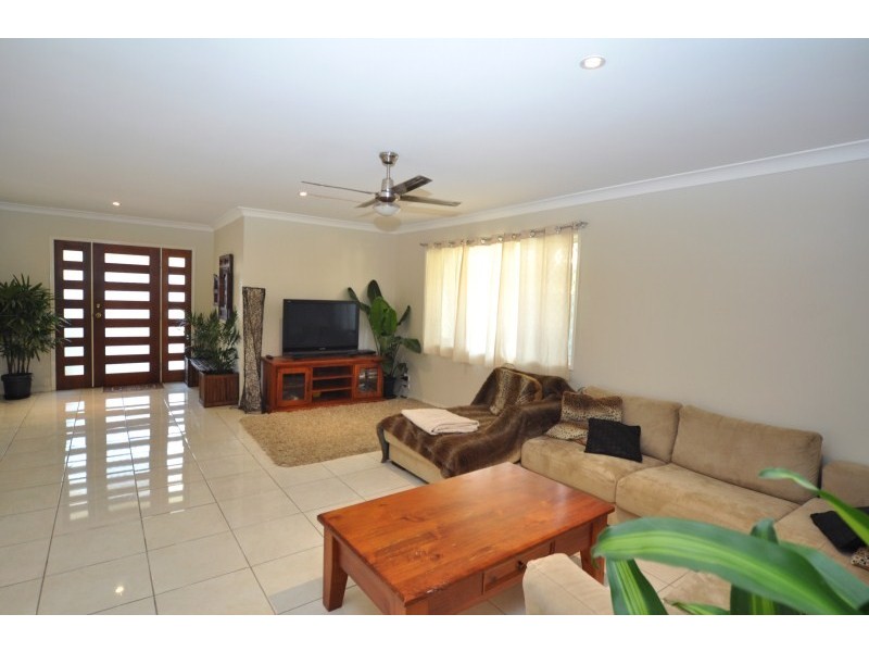 40 Morala Avenue, Runaway Bay QLD 4216