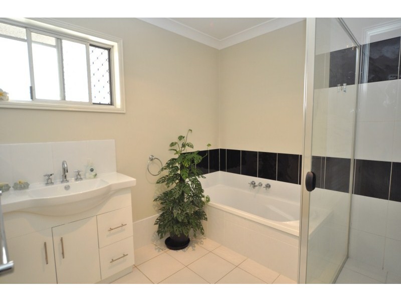 40 Morala Avenue, Runaway Bay QLD 4216