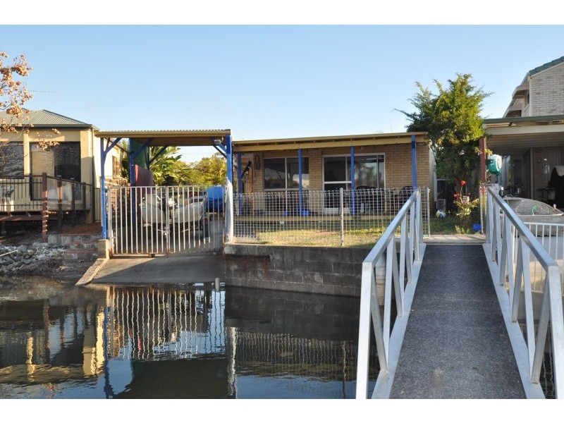 5 Vaggelas Crescent, Biggera Waters QLD 4216