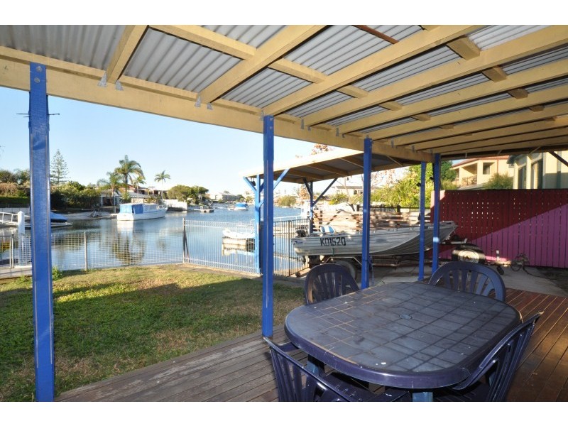 5 Vaggelas Crescent, Biggera Waters QLD 4216