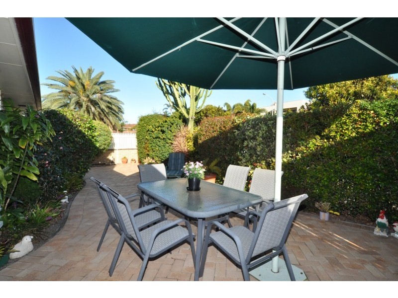 1/11 Huon Crescent, Runaway Bay QLD 4216