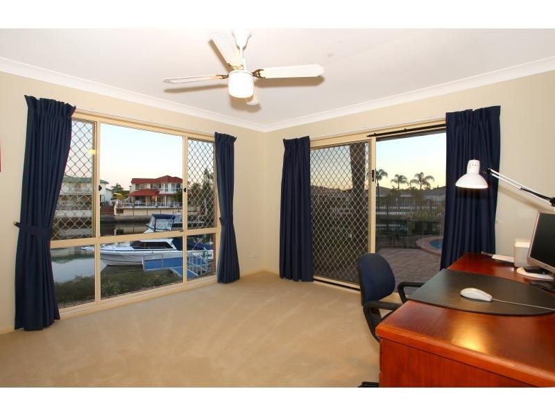 34 Nirvana Court, Runaway Bay QLD 4216