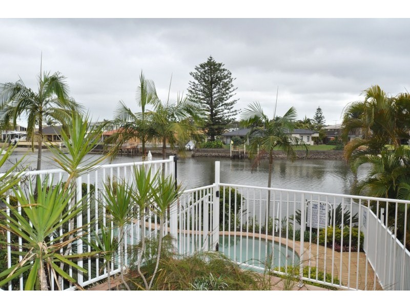 2/11 Taylor Street, Biggera Waters QLD 4216